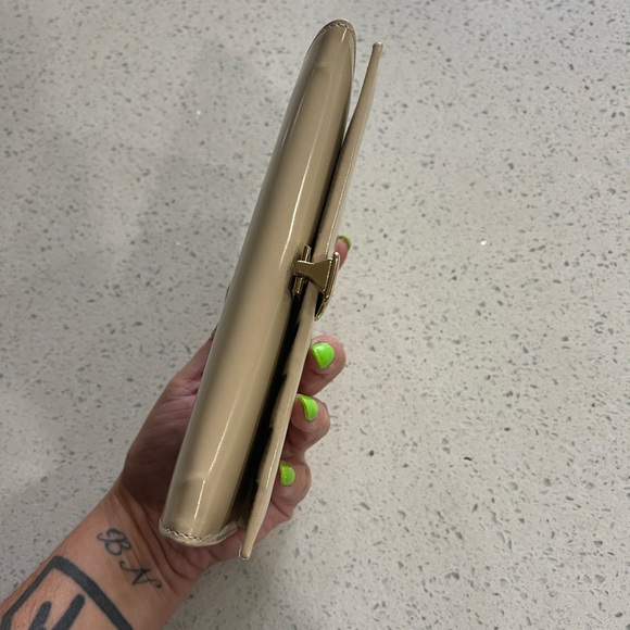 Gucci Wallet Like New (EUC) - Picture 6 of 15